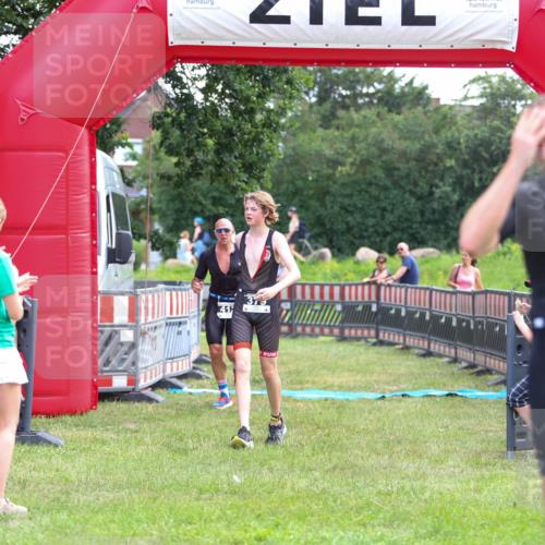 21.06.2026 - 29. Vierlanden-Triathlon Andreas Tolksdorf http://msf.ph/oto/9914054 21.06.2026 11:18:30 Ziel 412 meine-sportfotos.de