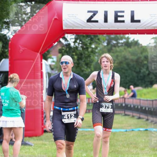 21.06.2026 - 29. Vierlanden-Triathlon Andreas Tolksdorf http://msf.ph/oto/9914069 21.06.2026 11:18:38 Ziel  meine-sportfotos.de