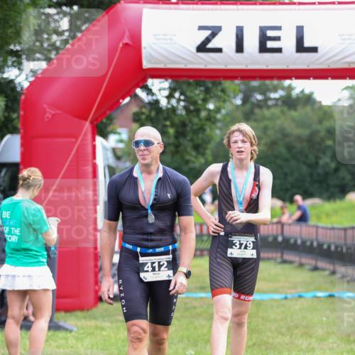 21.06.2026 - 29. Vierlanden-Triathlon Andreas Tolksdorf http://msf.ph/oto/9914071 21.06.2026 11:18:39 Ziel  meine-sportfotos.de