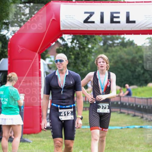 21.06.2026 - 29. Vierlanden-Triathlon Andreas Tolksdorf http://msf.ph/oto/9914073 21.06.2026 11:18:39 Ziel  meine-sportfotos.de