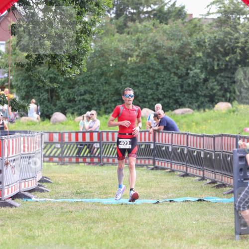 21.06.2026 - 29. Vierlanden-Triathlon Andreas Tolksdorf http://msf.ph/oto/9914077 21.06.2026 11:18:57 Ziel 409, 468 meine-sportfotos.de