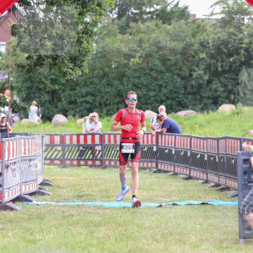 21.06.2026 - 29. Vierlanden-Triathlon Andreas Tolksdorf http://msf.ph/oto/9914078 21.06.2026 11:18:57 Ziel 409, 468 meine-sportfotos.de