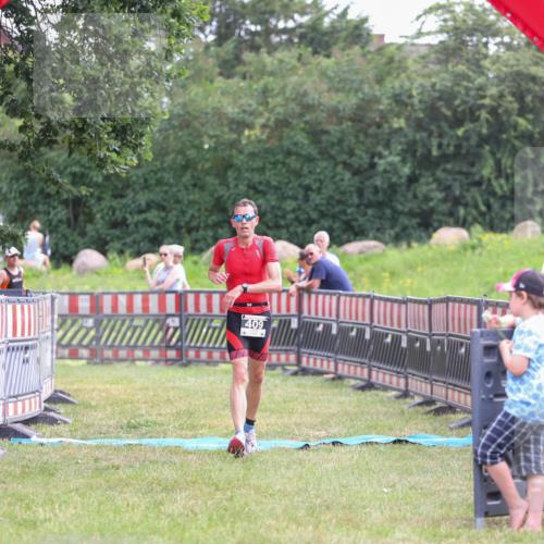 21.06.2026 - 29. Vierlanden-Triathlon Andreas Tolksdorf http://msf.ph/oto/9914085 21.06.2026 11:18:57 Ziel 409, 468 meine-sportfotos.de