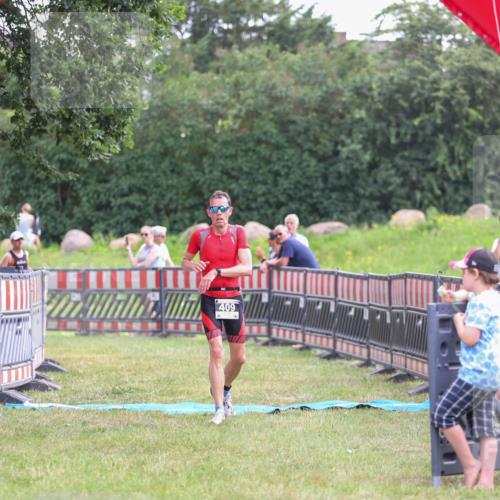 21.06.2026 - 29. Vierlanden-Triathlon Andreas Tolksdorf http://msf.ph/oto/9914087 21.06.2026 11:18:57 Ziel 409, 468 meine-sportfotos.de