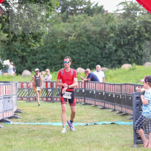 21.06.2026 - 29. Vierlanden-Triathlon Andreas Tolksdorf http://msf.ph/oto/9914089 21.06.2026 11:18:58 Ziel 409, 468 meine-sportfotos.de