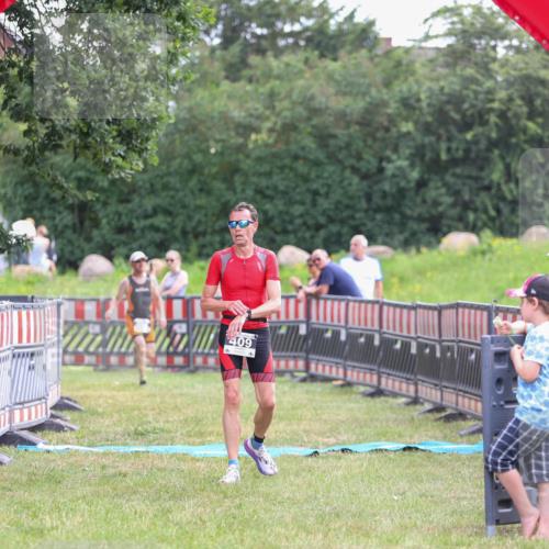 21.06.2026 - 29. Vierlanden-Triathlon Andreas Tolksdorf http://msf.ph/oto/9914090 21.06.2026 11:18:58 Ziel 409, 468 meine-sportfotos.de