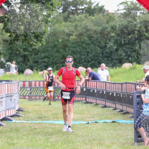 21.06.2026 - 29. Vierlanden-Triathlon Andreas Tolksdorf http://msf.ph/oto/9914098 21.06.2026 11:18:59 Ziel 409, 468 meine-sportfotos.de