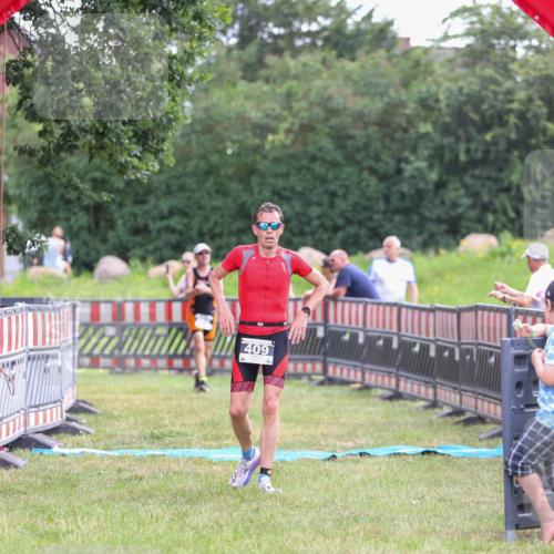 21.06.2026 - 29. Vierlanden-Triathlon Andreas Tolksdorf http://msf.ph/oto/9914101 21.06.2026 11:18:59 Ziel 409, 468 meine-sportfotos.de