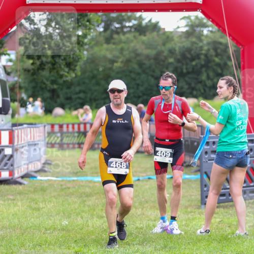 21.06.2026 - 29. Vierlanden-Triathlon Andreas Tolksdorf http://msf.ph/oto/9914108 21.06.2026 11:19:07 Ziel 327, 468 meine-sportfotos.de