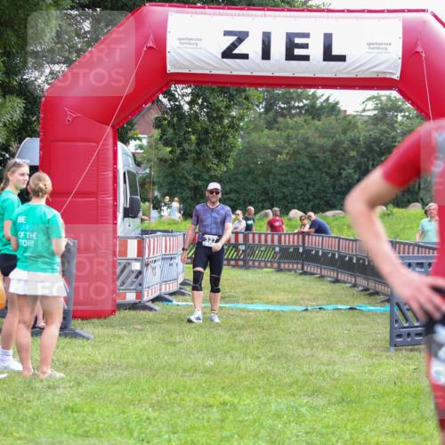 21.06.2026 - 29. Vierlanden-Triathlon Andreas Tolksdorf http://msf.ph/oto/9914114 21.06.2026 11:19:21 Ziel 327 meine-sportfotos.de