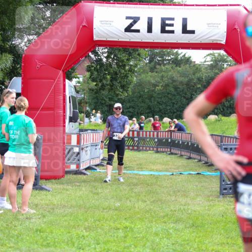 21.06.2026 - 29. Vierlanden-Triathlon Andreas Tolksdorf http://msf.ph/oto/9914116 21.06.2026 11:19:21 Ziel 327 meine-sportfotos.de