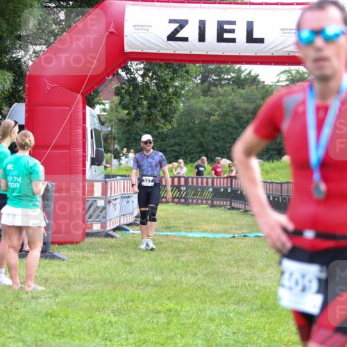 21.06.2026 - 29. Vierlanden-Triathlon Andreas Tolksdorf http://msf.ph/oto/9914122 21.06.2026 11:19:21 Ziel 327 meine-sportfotos.de