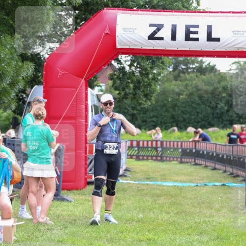 21.06.2026 - 29. Vierlanden-Triathlon Andreas Tolksdorf http://msf.ph/oto/9914132 21.06.2026 11:19:29 Ziel  meine-sportfotos.de