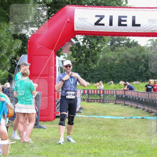 21.06.2026 - 29. Vierlanden-Triathlon Andreas Tolksdorf http://msf.ph/oto/9914133 21.06.2026 11:19:29 Ziel  meine-sportfotos.de