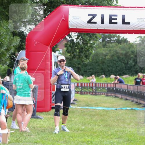 21.06.2026 - 29. Vierlanden-Triathlon Andreas Tolksdorf http://msf.ph/oto/9914134 21.06.2026 11:19:29 Ziel  meine-sportfotos.de