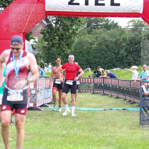 21.06.2026 - 29. Vierlanden-Triathlon Andreas Tolksdorf http://msf.ph/oto/9914150 21.06.2026 11:20:11 Ziel 309, 419, 422, 428, 452 meine-sportfotos.de