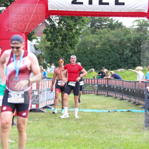 21.06.2026 - 29. Vierlanden-Triathlon Andreas Tolksdorf http://msf.ph/oto/9914151 21.06.2026 11:20:11 Ziel 309, 419, 422, 428, 452 meine-sportfotos.de