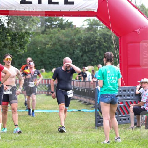 21.06.2026 - 29. Vierlanden-Triathlon Andreas Tolksdorf http://msf.ph/oto/9914160 21.06.2026 11:20:17 Ziel 309, 419, 428 meine-sportfotos.de
