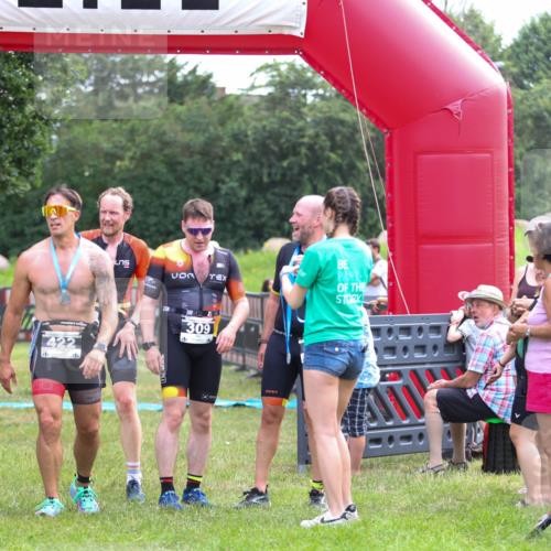 21.06.2026 - 29. Vierlanden-Triathlon Andreas Tolksdorf http://msf.ph/oto/9914174 21.06.2026 11:20:21 Ziel 309, 428 meine-sportfotos.de