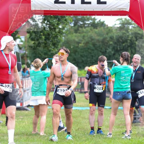 21.06.2026 - 29. Vierlanden-Triathlon Andreas Tolksdorf http://msf.ph/oto/9914181 21.06.2026 11:20:22 Ziel 309, 428 meine-sportfotos.de