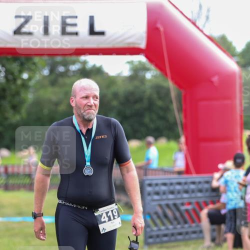 21.06.2026 - 29. Vierlanden-Triathlon Andreas Tolksdorf http://msf.ph/oto/9914189 21.06.2026 11:20:32 Ziel 470 meine-sportfotos.de