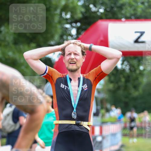 21.06.2026 - 29. Vierlanden-Triathlon Andreas Tolksdorf http://msf.ph/oto/9914190 21.06.2026 11:20:33 Ziel 470 meine-sportfotos.de