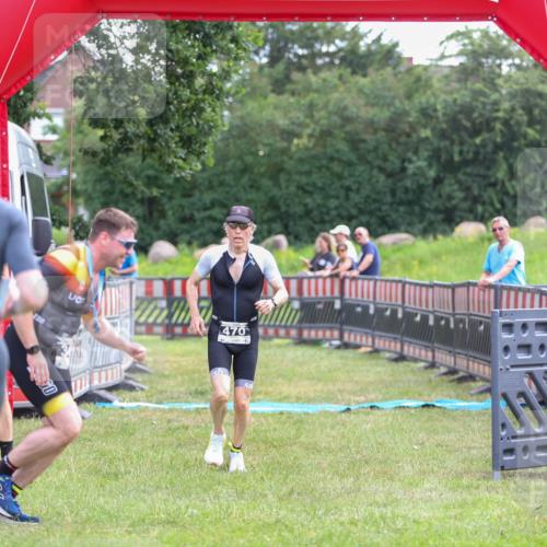 21.06.2026 - 29. Vierlanden-Triathlon Andreas Tolksdorf http://msf.ph/oto/9914197 21.06.2026 11:20:38 Ziel 470 meine-sportfotos.de