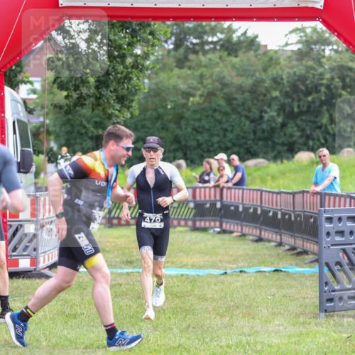 21.06.2026 - 29. Vierlanden-Triathlon Andreas Tolksdorf http://msf.ph/oto/9914201 21.06.2026 11:20:38 Ziel 470 meine-sportfotos.de