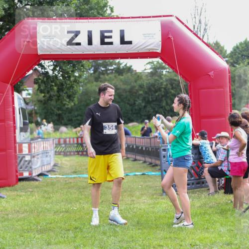 21.06.2026 - 29. Vierlanden-Triathlon Andreas Tolksdorf http://msf.ph/oto/9914247 21.06.2026 11:21:17 Ziel 439 meine-sportfotos.de