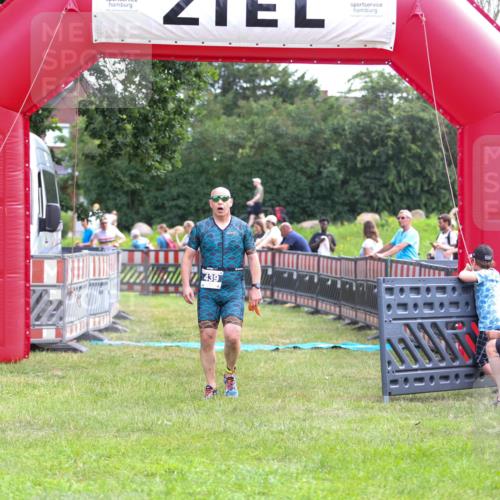 21.06.2026 - 29. Vierlanden-Triathlon Andreas Tolksdorf http://msf.ph/oto/9914258 21.06.2026 11:21:28 Ziel 411, 439 meine-sportfotos.de