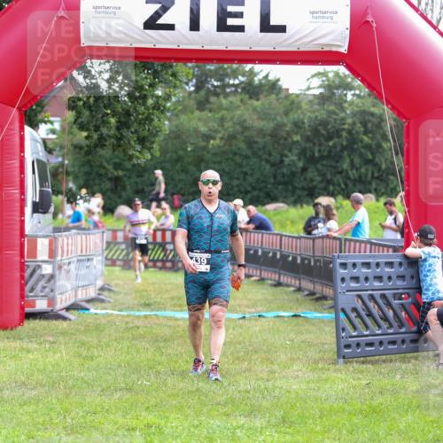21.06.2026 - 29. Vierlanden-Triathlon Andreas Tolksdorf http://msf.ph/oto/9914272 21.06.2026 11:21:29 Ziel 411, 439 meine-sportfotos.de