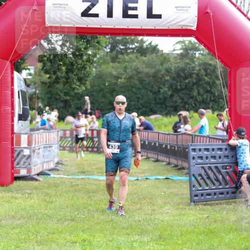 21.06.2026 - 29. Vierlanden-Triathlon Andreas Tolksdorf http://msf.ph/oto/9914274 21.06.2026 11:21:29 Ziel 411, 439 meine-sportfotos.de