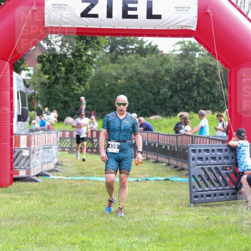 21.06.2026 - 29. Vierlanden-Triathlon Andreas Tolksdorf http://msf.ph/oto/9914277 21.06.2026 11:21:29 Ziel 411, 439 meine-sportfotos.de
