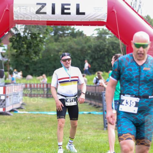 21.06.2026 - 29. Vierlanden-Triathlon Andreas Tolksdorf http://msf.ph/oto/9914279 21.06.2026 11:21:40 Ziel  meine-sportfotos.de