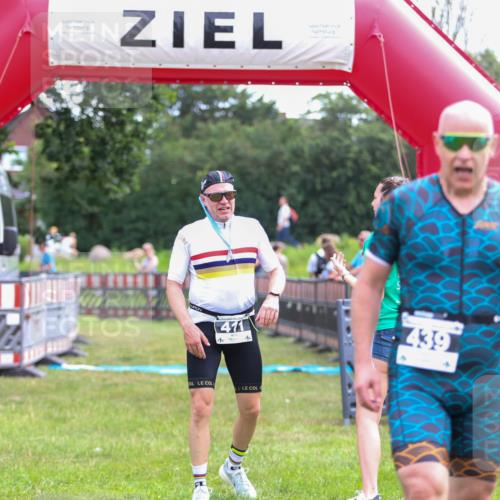 21.06.2026 - 29. Vierlanden-Triathlon Andreas Tolksdorf http://msf.ph/oto/9914280 21.06.2026 11:21:40 Ziel  meine-sportfotos.de