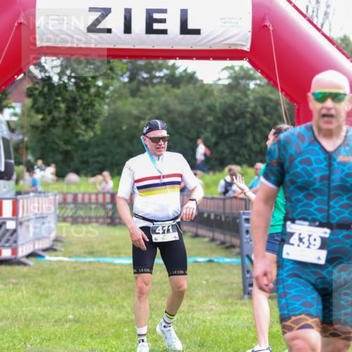 21.06.2026 - 29. Vierlanden-Triathlon Andreas Tolksdorf http://msf.ph/oto/9914281 21.06.2026 11:21:40 Ziel  meine-sportfotos.de