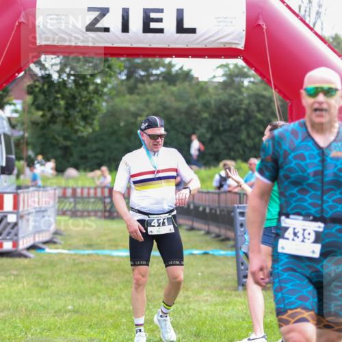 21.06.2026 - 29. Vierlanden-Triathlon Andreas Tolksdorf http://msf.ph/oto/9914282 21.06.2026 11:21:40 Ziel  meine-sportfotos.de