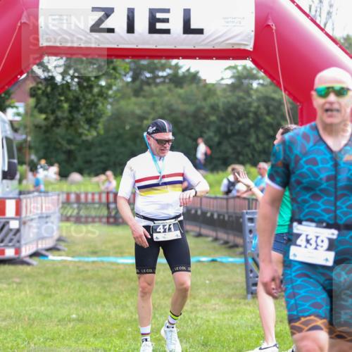 21.06.2026 - 29. Vierlanden-Triathlon Andreas Tolksdorf http://msf.ph/oto/9914283 21.06.2026 11:21:40 Ziel  meine-sportfotos.de