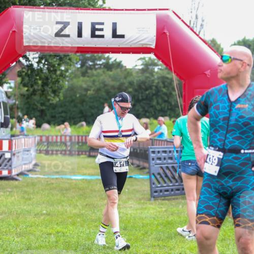 21.06.2026 - 29. Vierlanden-Triathlon Andreas Tolksdorf http://msf.ph/oto/9914284 21.06.2026 11:21:41 Ziel  meine-sportfotos.de