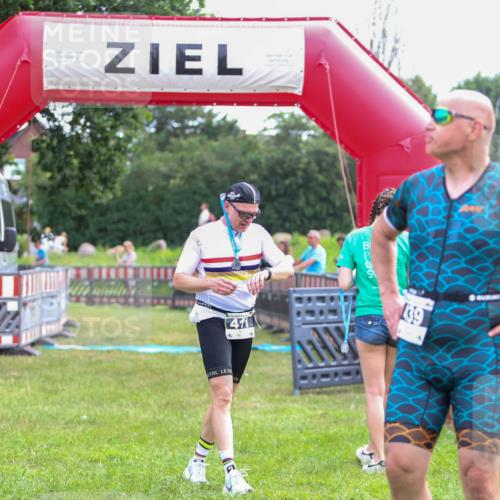 21.06.2026 - 29. Vierlanden-Triathlon Andreas Tolksdorf http://msf.ph/oto/9914285 21.06.2026 11:21:41 Ziel  meine-sportfotos.de