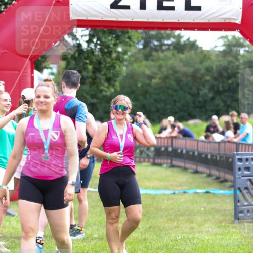 21.06.2026 - 29. Vierlanden-Triathlon Andreas Tolksdorf http://msf.ph/oto/9914318 21.06.2026 11:22:14 Ziel 417, 445 meine-sportfotos.de