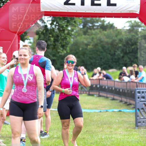 21.06.2026 - 29. Vierlanden-Triathlon Andreas Tolksdorf http://msf.ph/oto/9914319 21.06.2026 11:22:14 Ziel 417, 445 meine-sportfotos.de