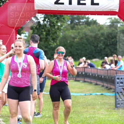 21.06.2026 - 29. Vierlanden-Triathlon Andreas Tolksdorf http://msf.ph/oto/9914320 21.06.2026 11:22:14 Ziel 417, 445 meine-sportfotos.de