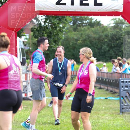 21.06.2026 - 29. Vierlanden-Triathlon Andreas Tolksdorf http://msf.ph/oto/9914325 21.06.2026 11:22:16 Ziel 220, 417 meine-sportfotos.de