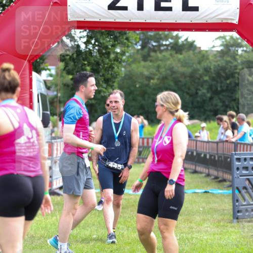 21.06.2026 - 29. Vierlanden-Triathlon Andreas Tolksdorf http://msf.ph/oto/9914326 21.06.2026 11:22:16 Ziel 220, 417 meine-sportfotos.de