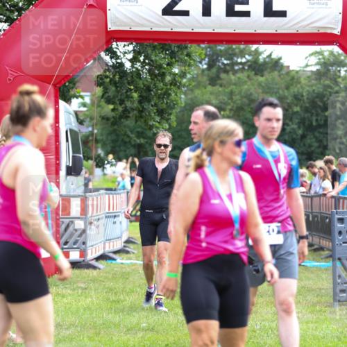 21.06.2026 - 29. Vierlanden-Triathlon Andreas Tolksdorf http://msf.ph/oto/9914333 21.06.2026 11:22:17 Ziel 220, 417 meine-sportfotos.de