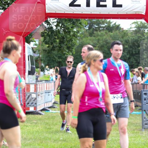 21.06.2026 - 29. Vierlanden-Triathlon Andreas Tolksdorf http://msf.ph/oto/9914334 21.06.2026 11:22:17 Ziel 220, 417 meine-sportfotos.de