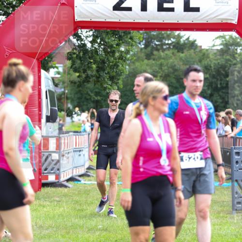 21.06.2026 - 29. Vierlanden-Triathlon Andreas Tolksdorf http://msf.ph/oto/9914335 21.06.2026 11:22:18 Ziel 220, 417 meine-sportfotos.de