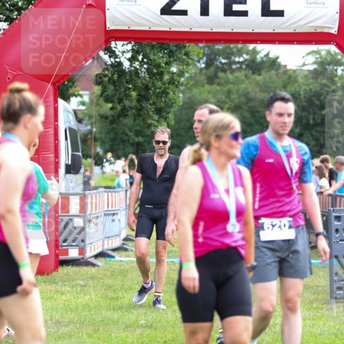 21.06.2026 - 29. Vierlanden-Triathlon Andreas Tolksdorf http://msf.ph/oto/9914336 21.06.2026 11:22:18 Ziel 220, 417 meine-sportfotos.de