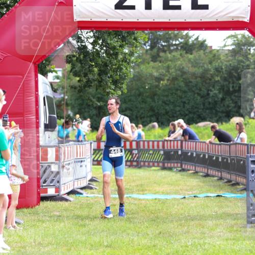 21.06.2026 - 29. Vierlanden-Triathlon Andreas Tolksdorf http://msf.ph/oto/9914363 21.06.2026 11:22:50 Ziel 448 meine-sportfotos.de